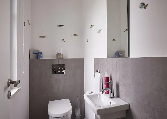 Reetland Am - Premium Reetdachvilla Mit 3 Schlafzimmern, Sauna Und Kamin F10 *