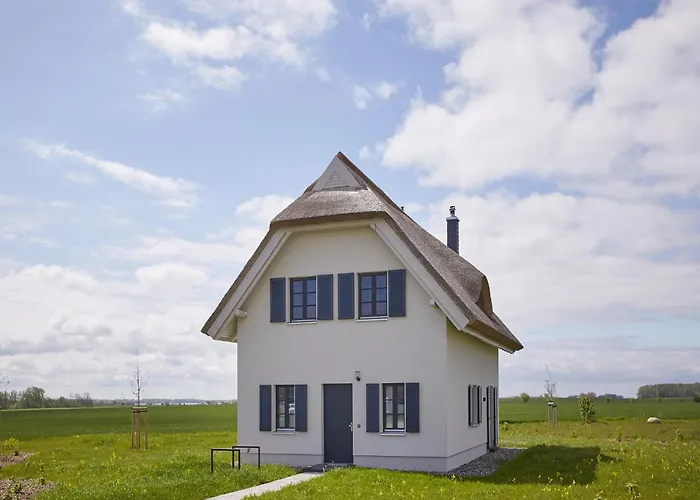 Reetland Am - Premium Reetdachvilla Mit 3 Schlafzimmern, Sauna Und Kamin F10 Feriehus *